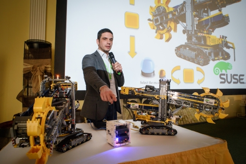 SUSE Expert Days 2018_Miroslav Kořen_rypadla Lego Technic